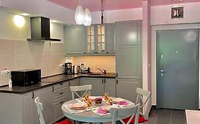 Sweet Pink By Miro Apartment